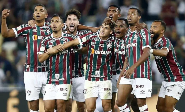 O atacante Cano, do Fluminense, rejeita o peso das derrotas passadas contra a LDU e afirma que o time