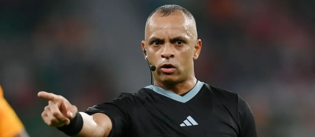 Escalado Apesar do Pedido: Wilton Pereira Sampaio Arbitra Goiatuba x Goiás no Goianão