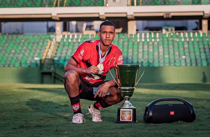 Flamengo Reforça sua Base com Thiago Medeiros, Destaque do Atlético Goianiense