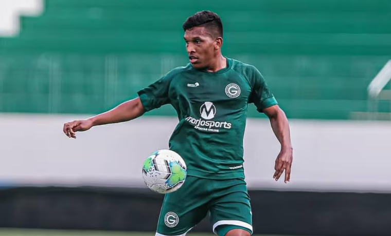 O atacante Índio, agora no Goiânia, compartilha suas expectativas para o confronto contra o Goiás,