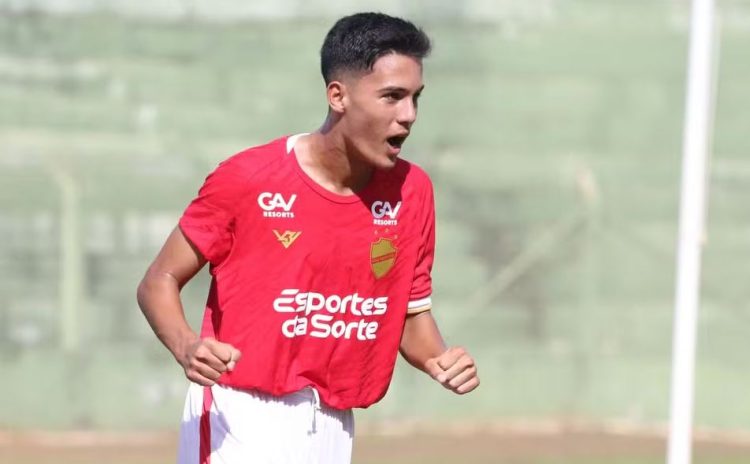 "Promessa da Base: Vila Nova Negocia Meia Fellipe, Destaque na Copinha, com Clube da Eslováquia"