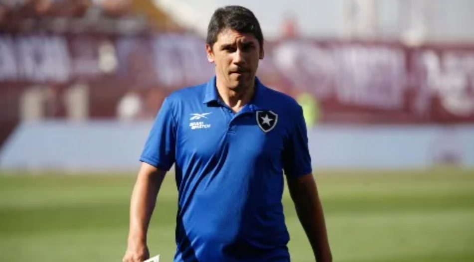 A Aparecidense surpreendeu ao anunciar a contratação do técnico Lúcio Flávio, ex-Botafogo,