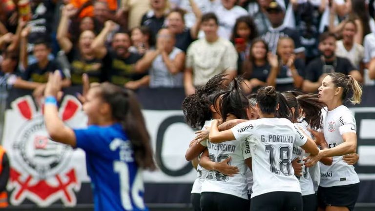 O favorito Corinthians sagrou-se tricampeão da Supercopa do Brasil Feminina ao derrotar o Cruzeiro por 1 a 0 em sua casa, o Neo Química Arena,