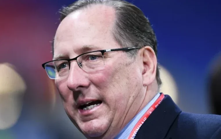 Textor se irrita com postura defensiva e substituições de Tiago Nunes no Botafogo