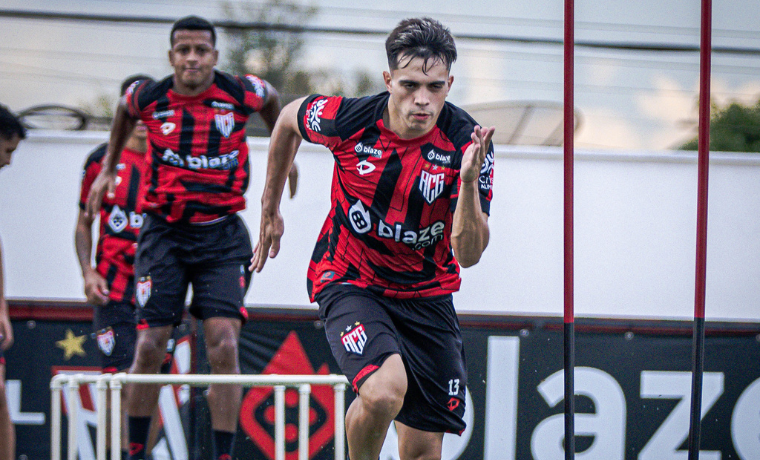 Alejo Cruz retorna e fortalece o Atlético Goianiense para duelo crucial contra o Goiânia 1 O Atlético Goianiense receberá um importante reforço para o confronto decisivo contra o Goiânia na semifinal do Campeonato