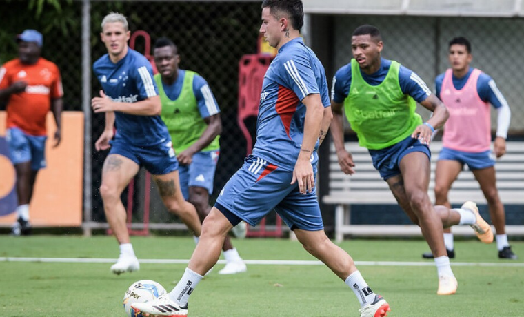 O Cruzeiro recebeu um reforço de peso para a temporada de 2024: Álvaro Barreal, atacante argentino de destaque, que traz