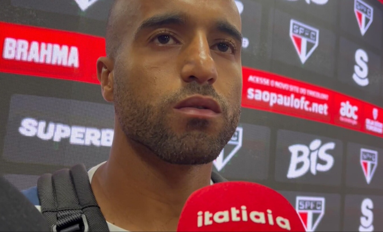 Lucas, atacante do São Paulo, se torna voz de apoio para o técnico Thiago Carpini após a eliminação nos pênaltis para o