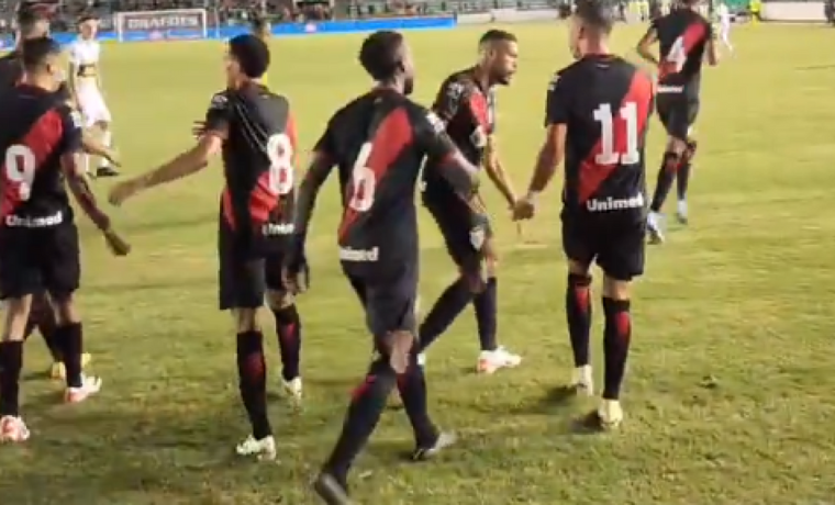 Dragão supera o Real Brasília por 3 a 1 e garante lugar na próxima etapa da competição