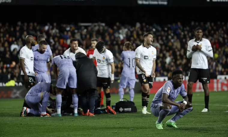 Lesão grave pode encerrar carreira de Mouctar Diakhaby do Valencia 2 CAPA PLACAR ESPORTIVO 5 3