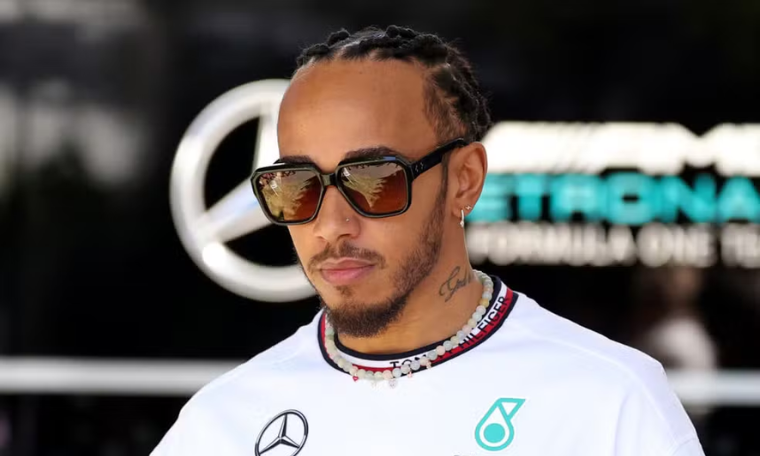Lewis Hamilton apoia ação de Susie Wolff contra a FIA: "Uma mensagem positiva para as mulheres no esporte" 1 CAPA PLACAR ESPORTIVO 53