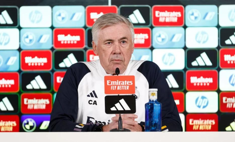 O técnico renomado Carlo Ancelotti critica a intensa perseguição enfrentada pelo talentoso Vinicius Júnior, destacando sua