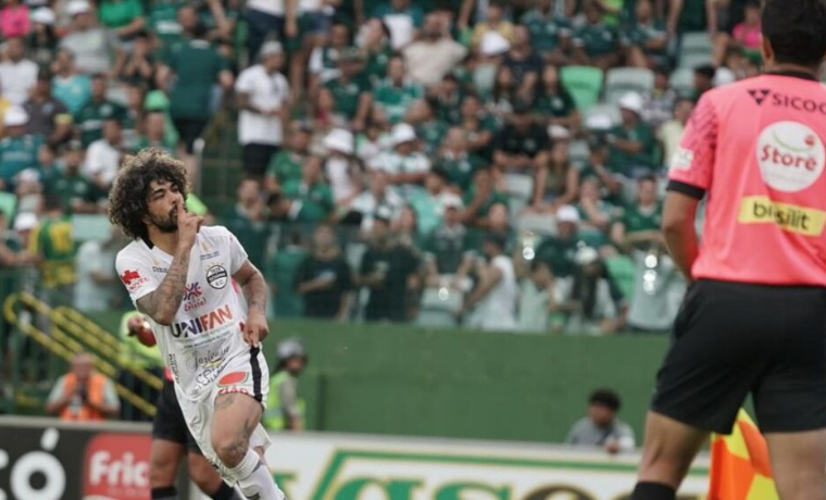 O atacante Luan, conhecido por sua trajetória vitoriosa no Atlético, trouxe à tona suas angústias após um episódio polêmico