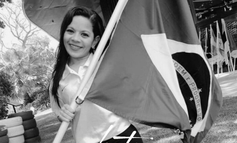 Despedida de uma Lenda: Joana Neves, Estrela Paralímpica da Natação, Parte aos 37 Anos 1 O mundo do esporte paralímpico está de luto com a trágica partida da nadadora Joana Neves. Conhecida por sua bravura,