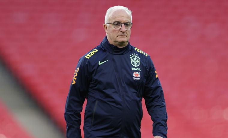 Dorival Júnior está prestes a fazer sua estreia como técnico da Seleção Brasileira em um jogo contra a Inglaterra, em Wembley.