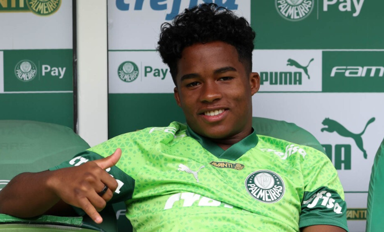 Endrick como Dúvida: Palmeiras se Prepara para Final do Paulistão 1 O Palmeiras finaliza sua preparação para a final do Campeonato Paulista, porém, enfrenta incertezas em relação à participação