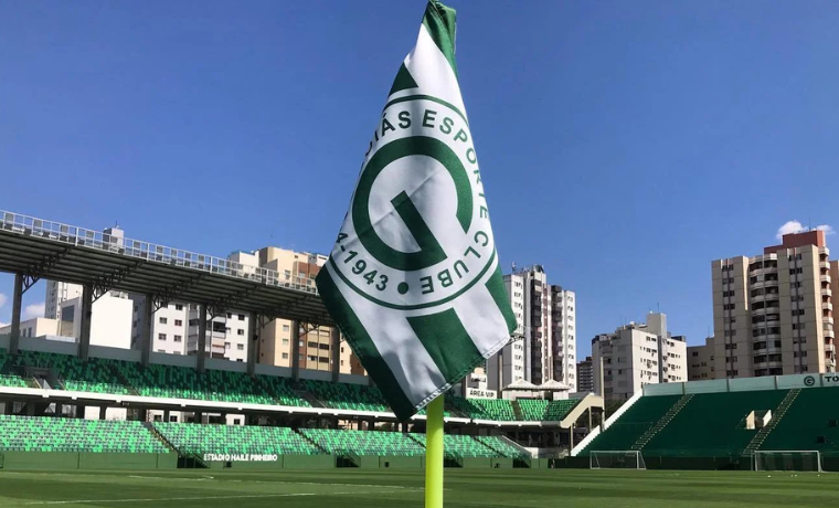 O Goiás Esporte Clube emite comunicado enérgico denunciando a presença de torcedor armado durante partida contra o