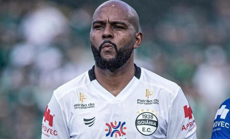 Jefferson Santos: Da Ponte Preta à glória no Goiânia - A Jornada de um Volante Determinado 1 Jefferson Santos, um volante nascido em Goiânia, traçou sua jornada desde as categorias de base da Ponte Preta até a conquista