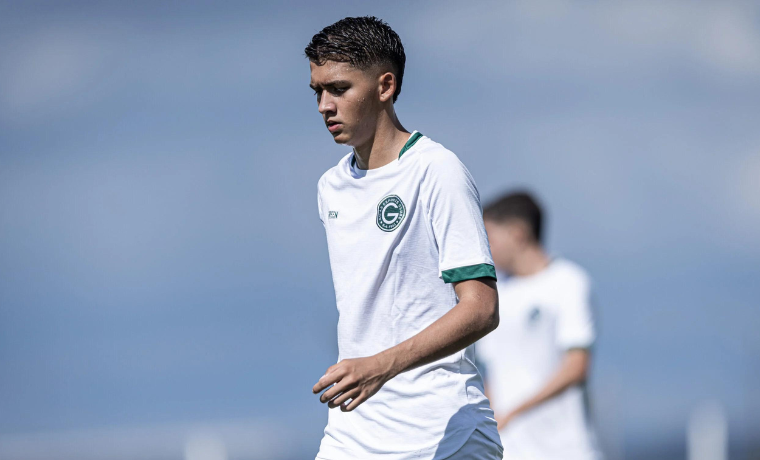 Juventude Goiana Rumo ao Sucesso: Trio de Talentos do Goiás Reforça o Londrina no Sub-17 1 João Pedro, Lucas Thomaz e Davi Naves, três promissores jovens provenientes das categorias de base do Goiás, agora