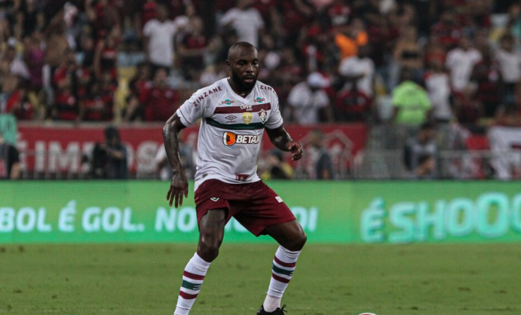 Manoel Retorna como Titular após Suspensão por Doping no Fluminense 1 O zagueiro Manoel, após uma suspensão de oito meses por doping, voltou a ser titular pelo Fluminense na semifinal do