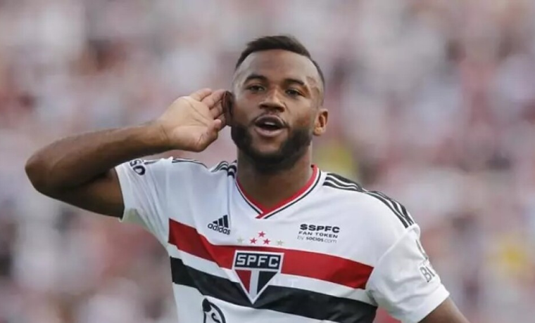 O Vitória, prestes a embarcar na disputa da Série A do Brasileiro, vislumbra reforçar seu plantel com a iminente contratação do