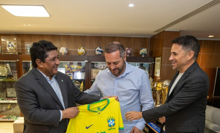 Clube Alinha Nova Abordagem Organizacional com Profissionais Internos Promovidos