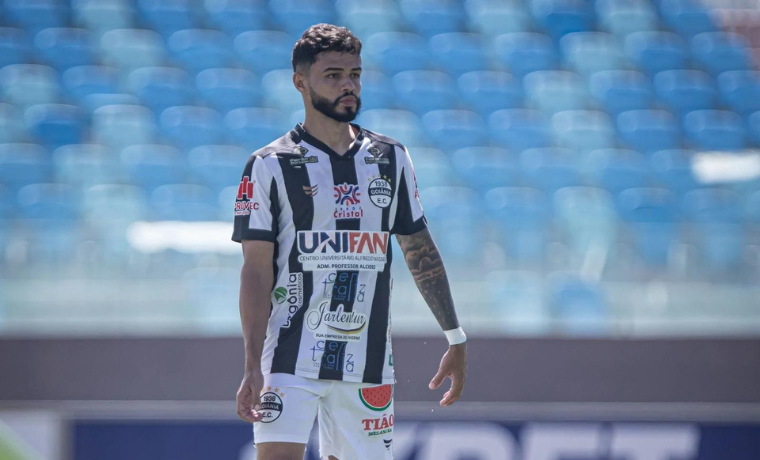 O meia Patrick Felipe, camisa 10 do Goiânia, expressou sua satisfação com a atuação da equipe no empate sem gols contra o