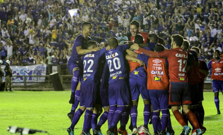 Após uma ausência de mais de seis anos, o Cruzeiro se prepara para uma reaparição épica no Ipatingão. O embate emocionante