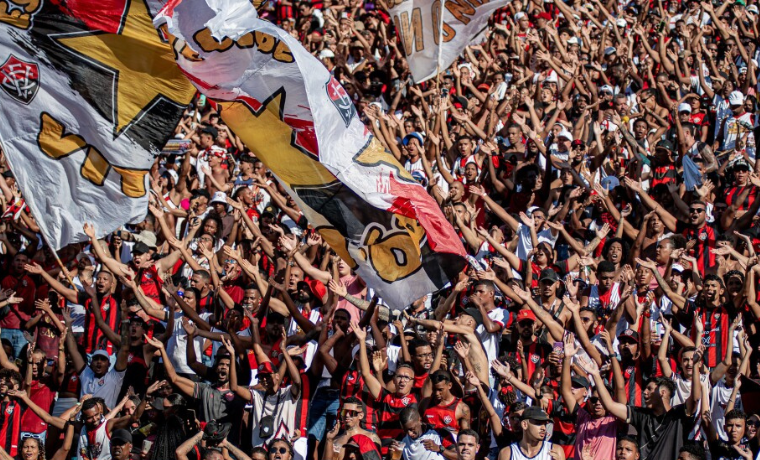 Torcida do Vitória Esgota Ingressos para o Ba-Vi da Final do Baiano: Clima de Expectativa no Barradão 1 O clássico Ba-Vi da final do Campeonato Baiano promete ser um espetáculo fervoroso, com a torcida do Vitória esgotando todos