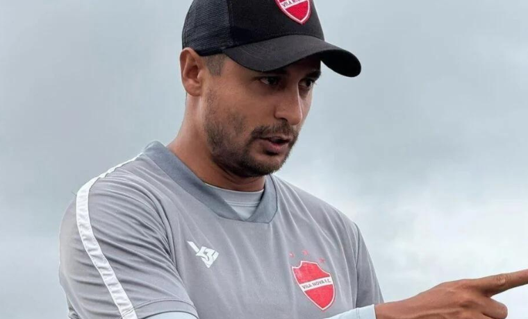 O treinador Tutti Mendes comemora o excelente início do Vila Nova no Campeonato Goiano Sub-20, sendo a única equipe com