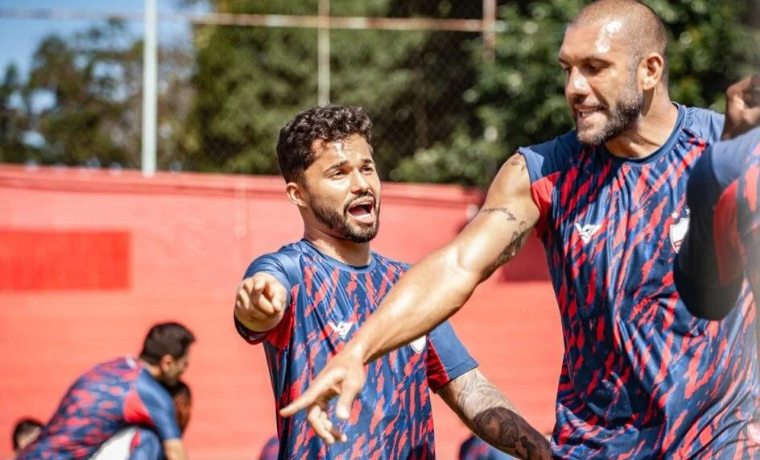 O Vila Nova se prepara para enfrentar a Aparecidense neste sábado (16) no estádio Aníbal Batista de Toledo, em partida válida