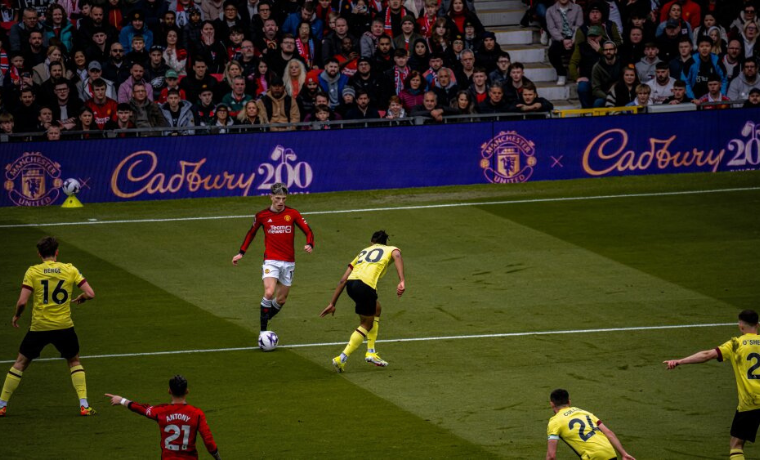 O Manchester United enfrentou o Burnley em um confronto tenso e emocionante na 35ª rodada da Premier League, mas