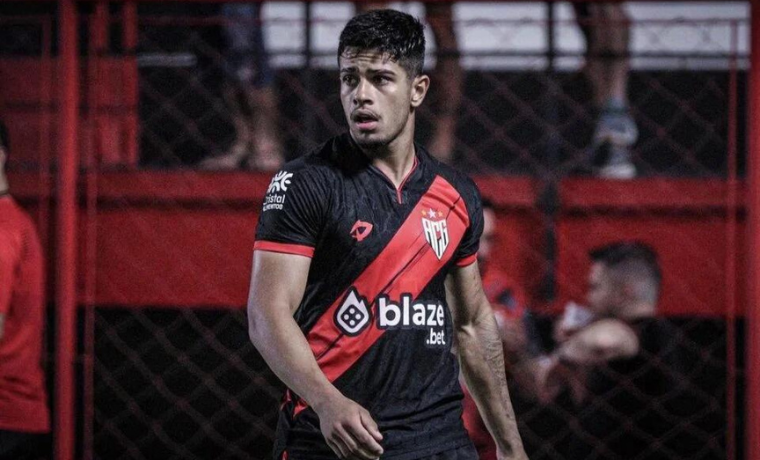 Atlético Goianiense empresta laterais Renan Silva e Guilherme Bastos, além do volante Gustavo Assunção, ao Grêmio Anápolis,