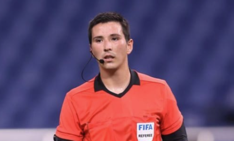 Atlético x Rosario: Árbitro FIFA Kevin Ortega comandará Jogo Decisivo na Libertadores 1 A Conmebol definiu a equipe de arbitragem para o aguardado confronto entre Atlético e Rosario Central pela Copa