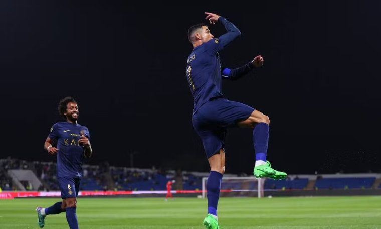 Cristiano Ronaldo brilha novamente em vitória avassaladora do Al-Nassr 1 CAPA PLACAR ESPORTIVO 2024 04 02T191408.924