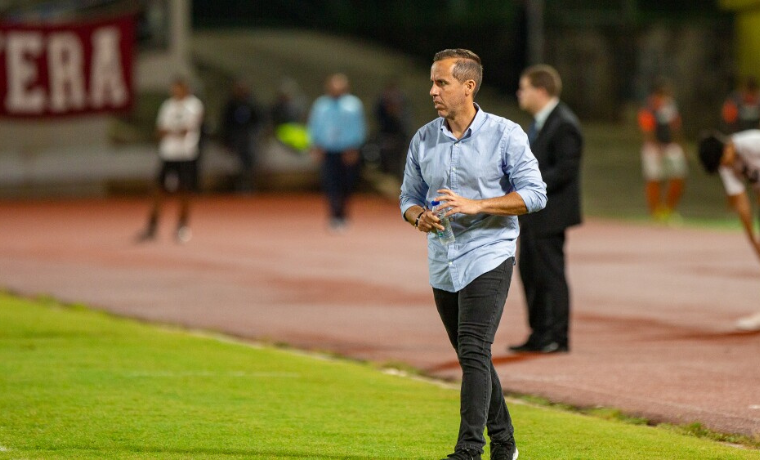 O Caracas-VEN, primeiro adversário do Atlético na Copa Libertadores, passa por mudanças em sua comissão técnica. Após a