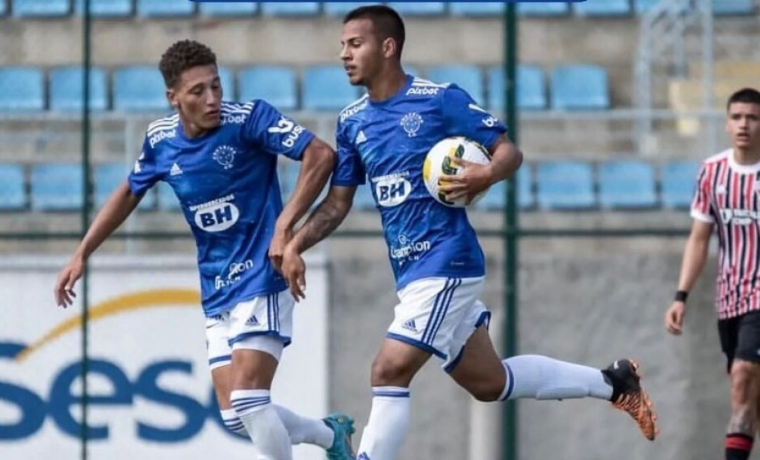 Robson Matheus, ex-meia da base do Cruzeiro e atualmente no Always Ready da Bolívia, revelou ter recebido uma oferta para