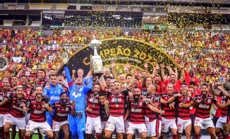 Flamengo: Em Busca do Tetra na Libertadores, Estreia Contra o Millonarios 1 O Flamengo, buscando sua quarta taça na Copa Libertadores, entra em campo nesta terça-feira (2) contra o Millonarios, em