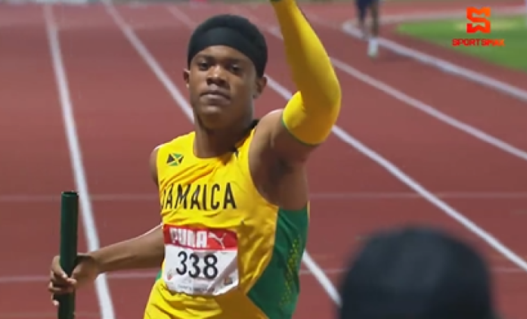 Nickecoy Bramwell, uma jovem promessa de apenas 16 anos do atletismo jamaicano, deixou sua marca na história ao quebrar o