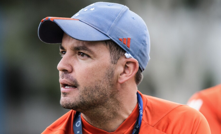 Técnico do Cruzeiro, Nicolás Larcamón, Encara Desafio Conhecido e Novos Rivais na Copa Sul-Americana 1 O Cruzeiro se prepara para enfrentar desafios conhecidos e novos rivais na Copa Sul-Americana sob o comando do técnico