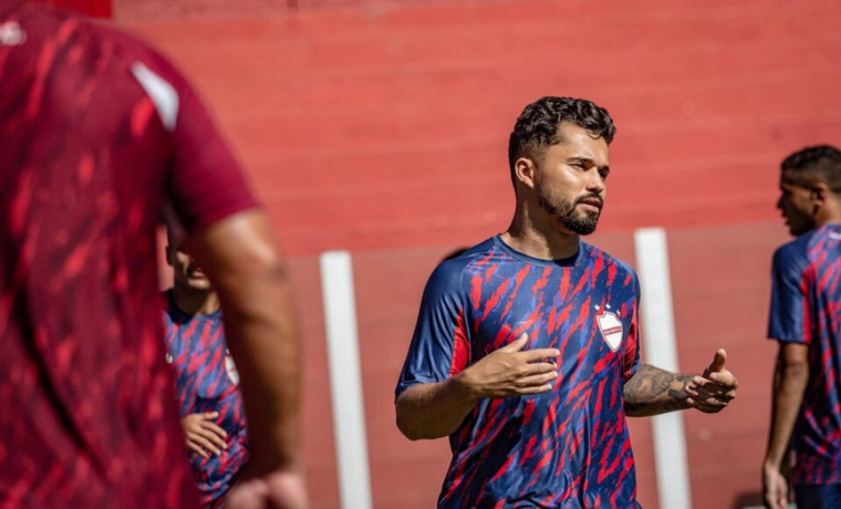 Vila Nova Inicia Duelo de Semifinais da Copa Verde contra o Cuiabá em Busca da Final 1 O Vila Nova entra em campo determinado a garantir sua presença na final da Copa Verde, após uma breve pausa desde a final