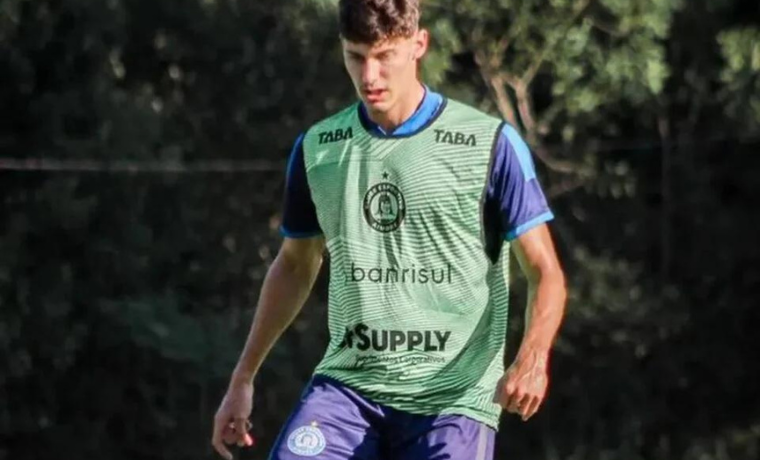 Vila Nova Reforça sua Defesa: Guilherme Lacerda é o Novo Zagueiro do Time 1 O Vila Nova está próximo de anunciar sua mais recente contratação: o zagueiro Guilherme Lacerda, de 23 anos. Com passagens