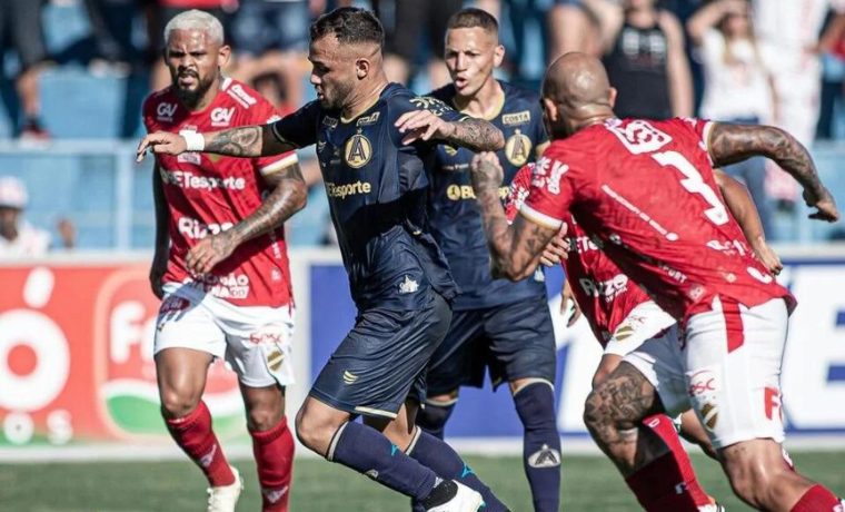 Vila Nova busca reforços para a Série B: Igor Torres na mira e possível retorno de volante 1 Enquanto se prepara para o desafio do segundo jogo da final do Campeonato Goiano, o Vila Nova não para de movimentar os