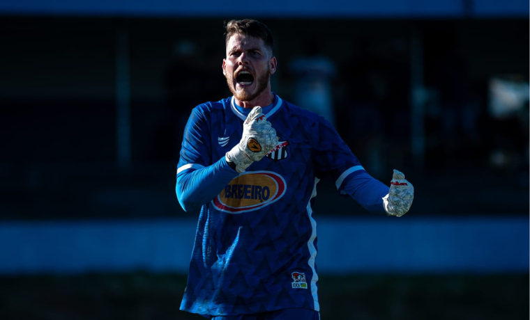 Wellerson, Goleiro do Anápolis, Mirando o Acesso na Série D: "Focados e Determinados" 1 Wellerson, goleiro do Anápolis, expressa sua expectativa e determinação para a estreia do clube na Série D do Campeonato
