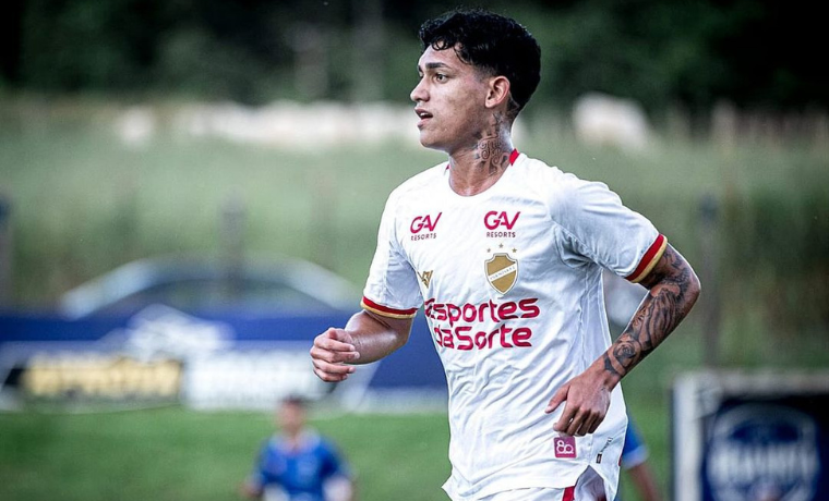 Destaque do Sub-17 do Vila Nova, Buqeek projeta estratégias para o mata-mata do Goiano 1 O Vila Nova Sub-17, com a terceira melhor campanha na fase de grupos, inicia sua jornada no mata-mata