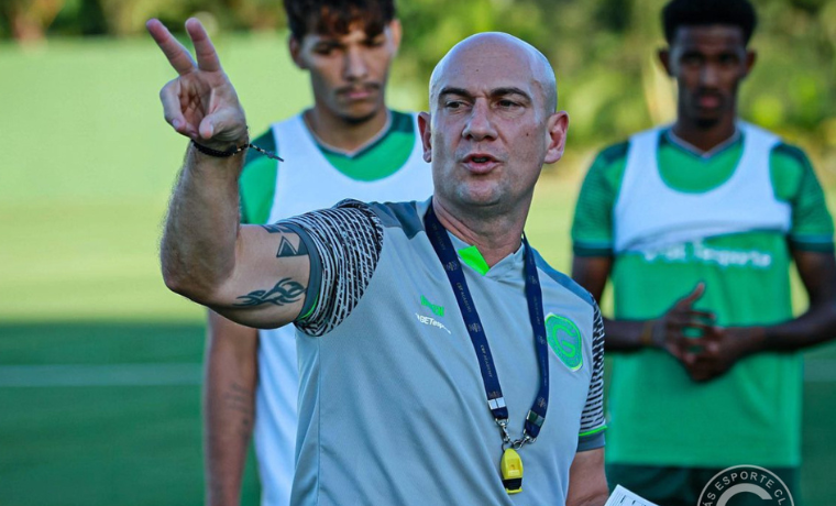 Goiás busca liderança em confronto crucial contra o Botafogo-SP no estádio Hailé Pinheiro 1 Esmeraldino visa topo da tabela com duelo decisivo