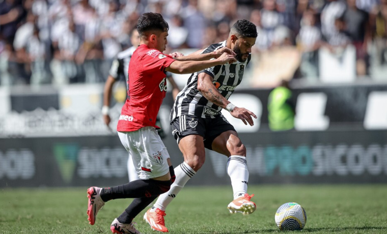 Atlético Goianiense Sai na Frente, Mas Empata com Atlético Mineiro e Permanece no Z4 1 A Arena MRV, em Belo Horizonte, foi palco na manhã deste domingo (30) de um duelo movimentado entre