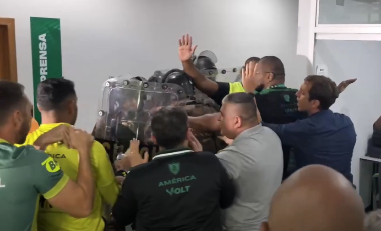 Confusão Marca Partida entre América e Avaí na Série B 1 A partida entre América e Avaí, realizada na terça-feira (25) no estádio Independência, em Belo Horizonte,