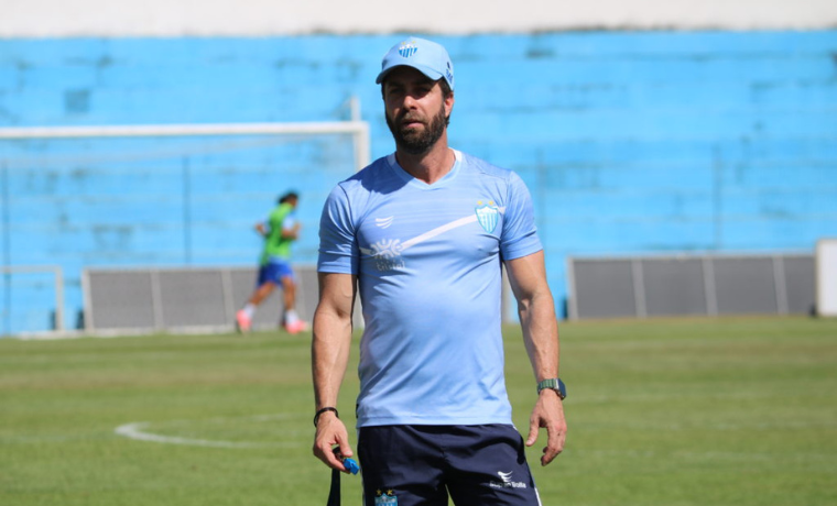Crac Demite Paulo Massaro Após Dois Empates e Anuncia Alexandre Lopes como Novo Técnico 1 Mudança de Comando no Leão do Sul