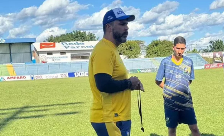 Treinador Kiko Araújo deixa o comando do Iporá com 45% de aproveitamento e equipe no
