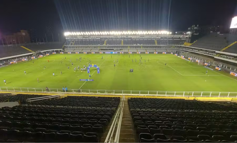 Santos e Goiás Duelam pelo G-4: Confronto Decisivo na Série B 1 Santos e Goiás se enfrentam hoje, às 19 horas, na Vila Belmiro, em um embate crucial pela 11ª rodada da